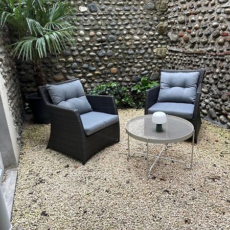 Le Patio : Appartement Chic 3 Chambres Au Coeur De По Екстериор снимка