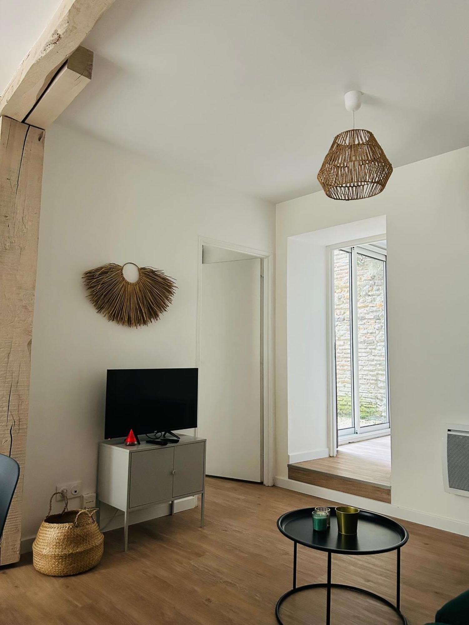 Le Patio : Appartement Chic 3 Chambres Au Coeur De По Екстериор снимка