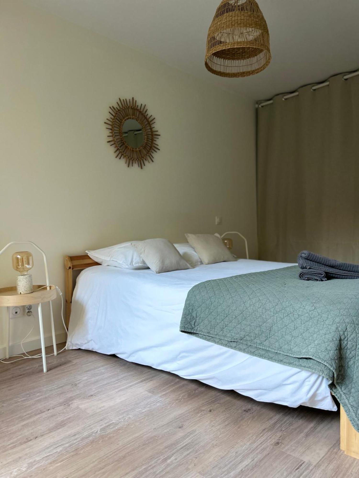 Le Patio : Appartement Chic 3 Chambres Au Coeur De По Екстериор снимка
