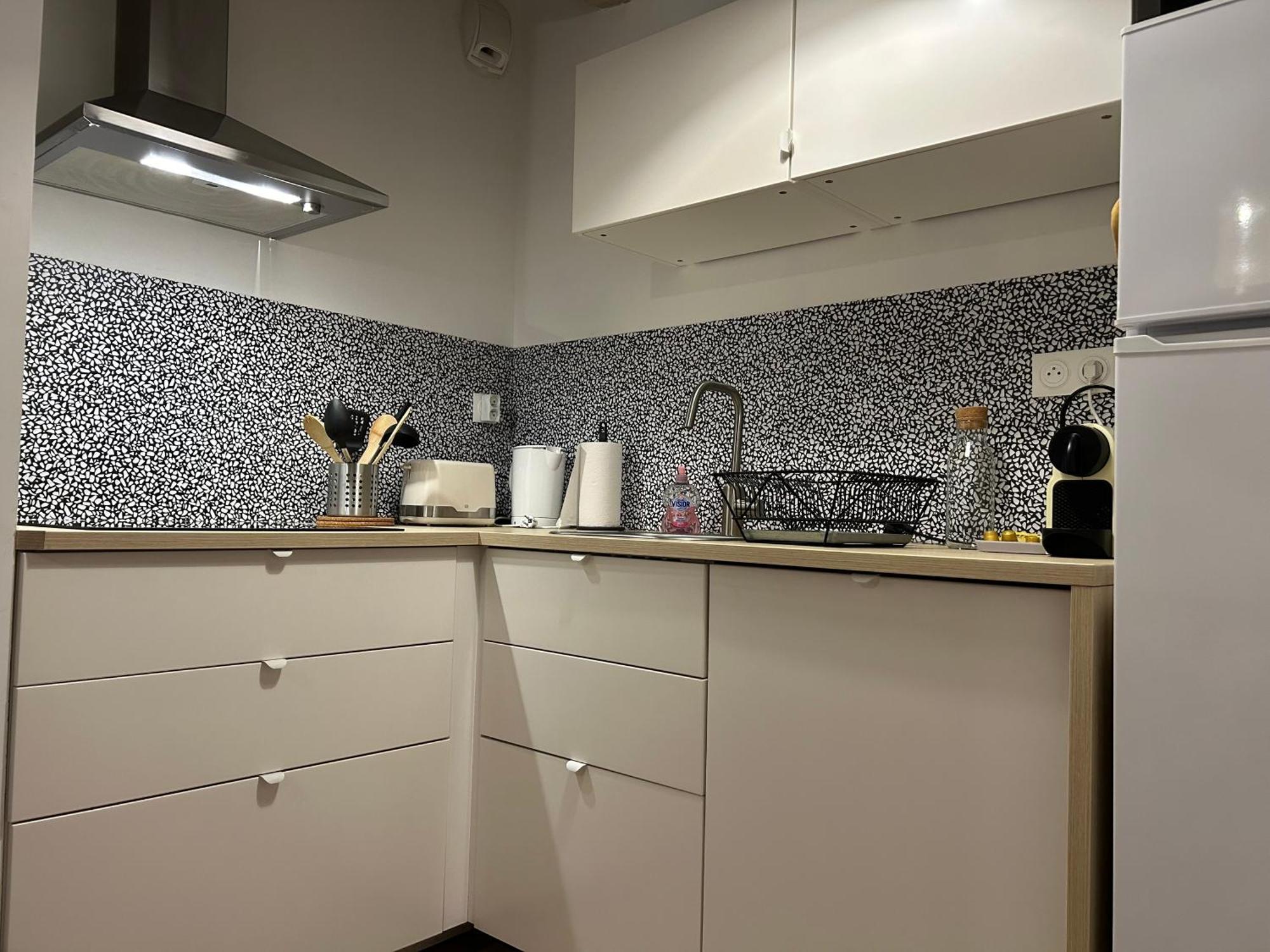 Le Patio : Appartement Chic 3 Chambres Au Coeur De По Екстериор снимка