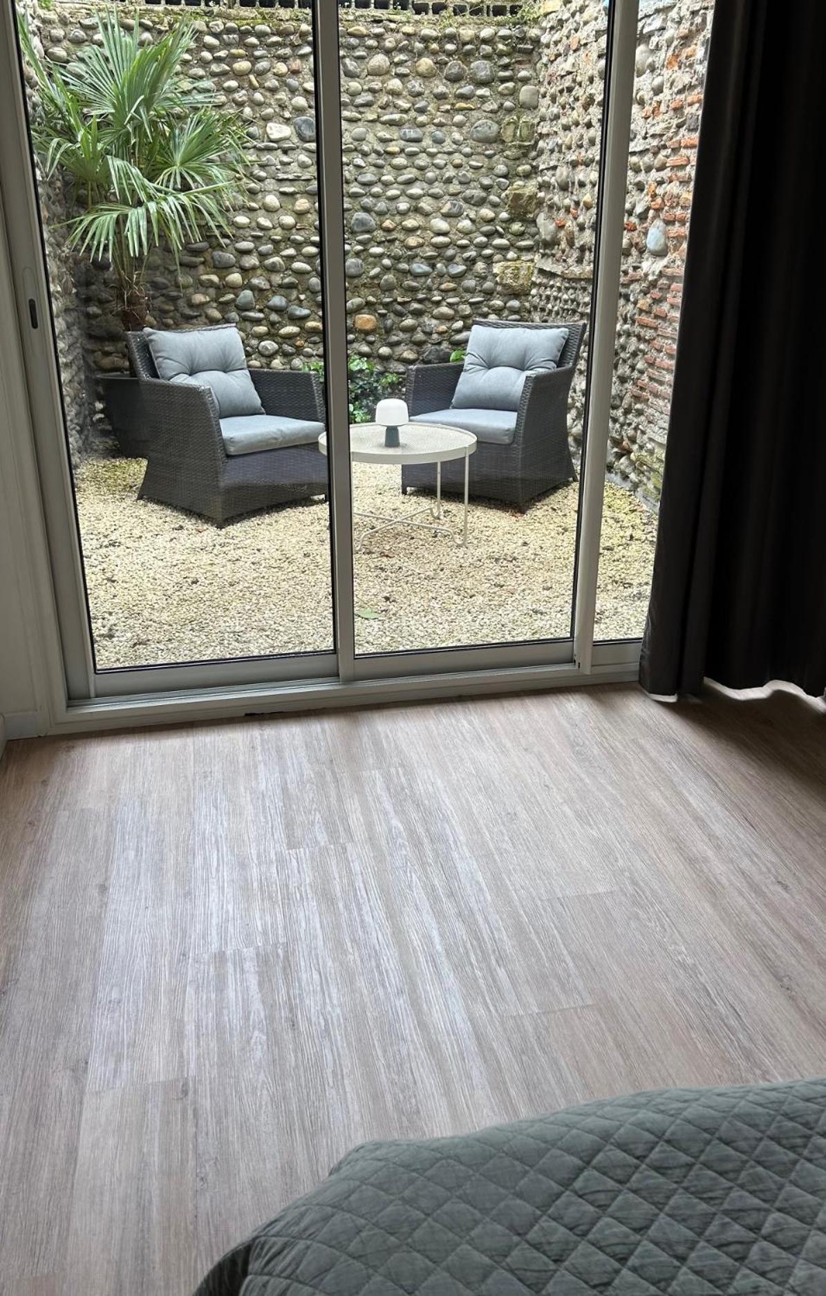Le Patio : Appartement Chic 3 Chambres Au Coeur De По Екстериор снимка